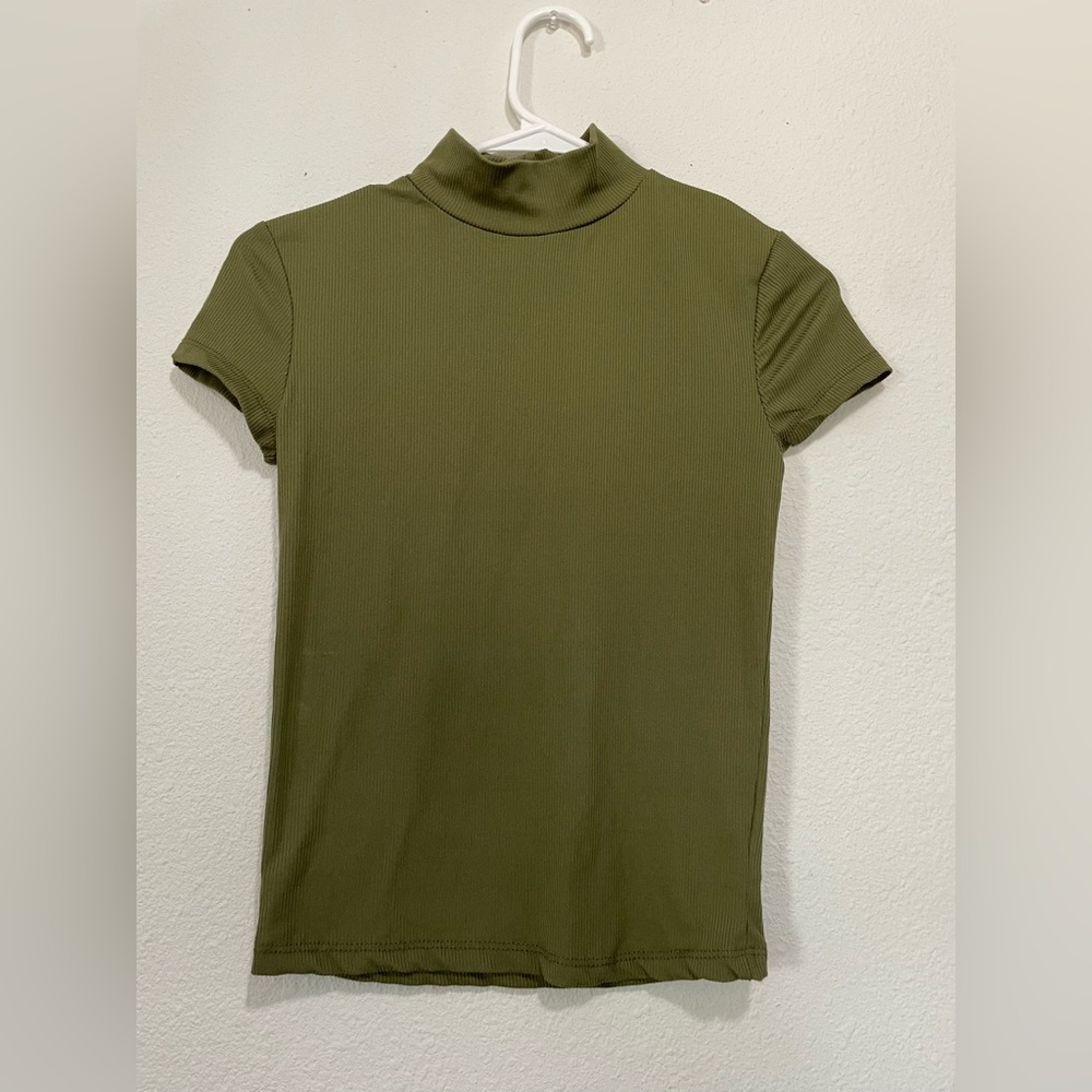 SAY ANYTHING Chic Olive Ribbed Short Sleeve Top size S